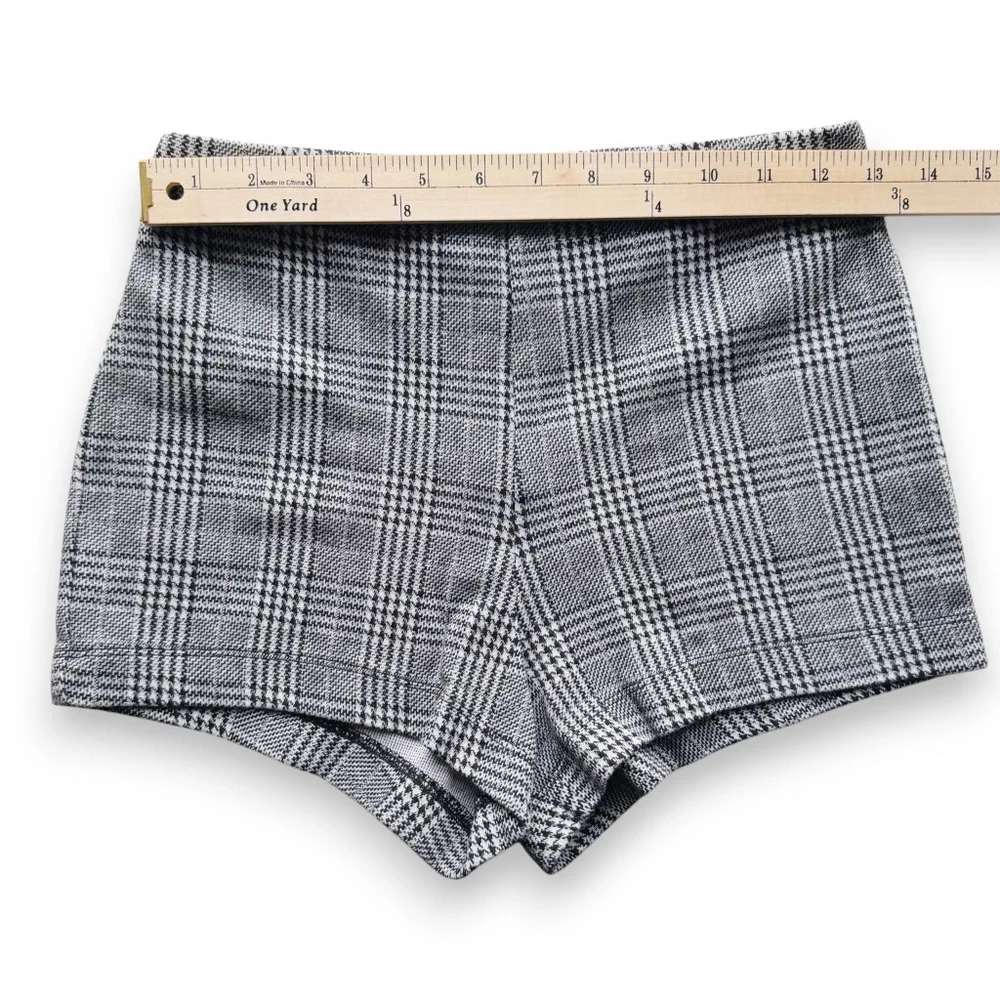 FOREVER 21 Black White Plaid High Waist Shorts Size S - Picture 5 of 6
